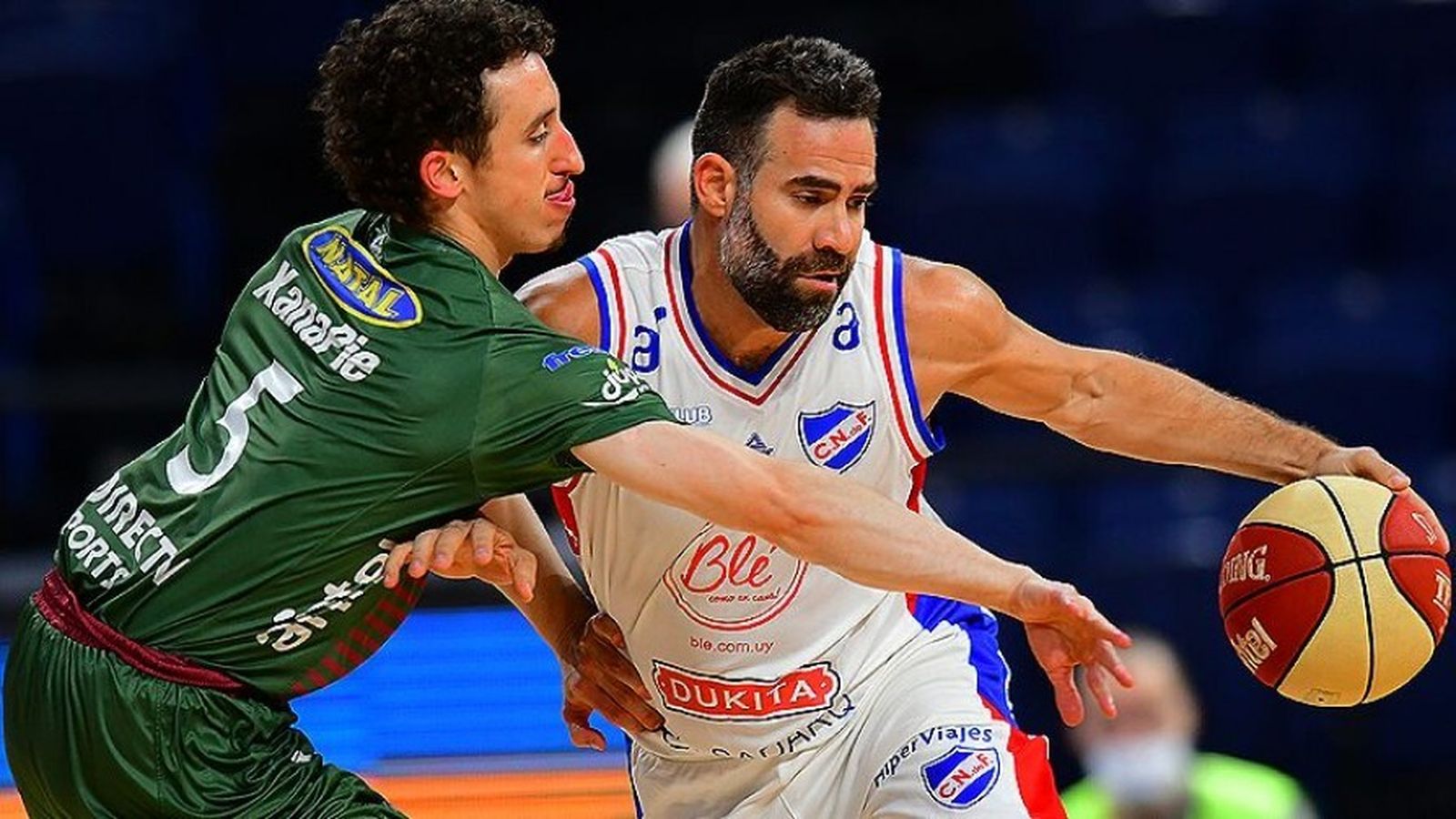 Carlos Cabezas en un partido con Nacional