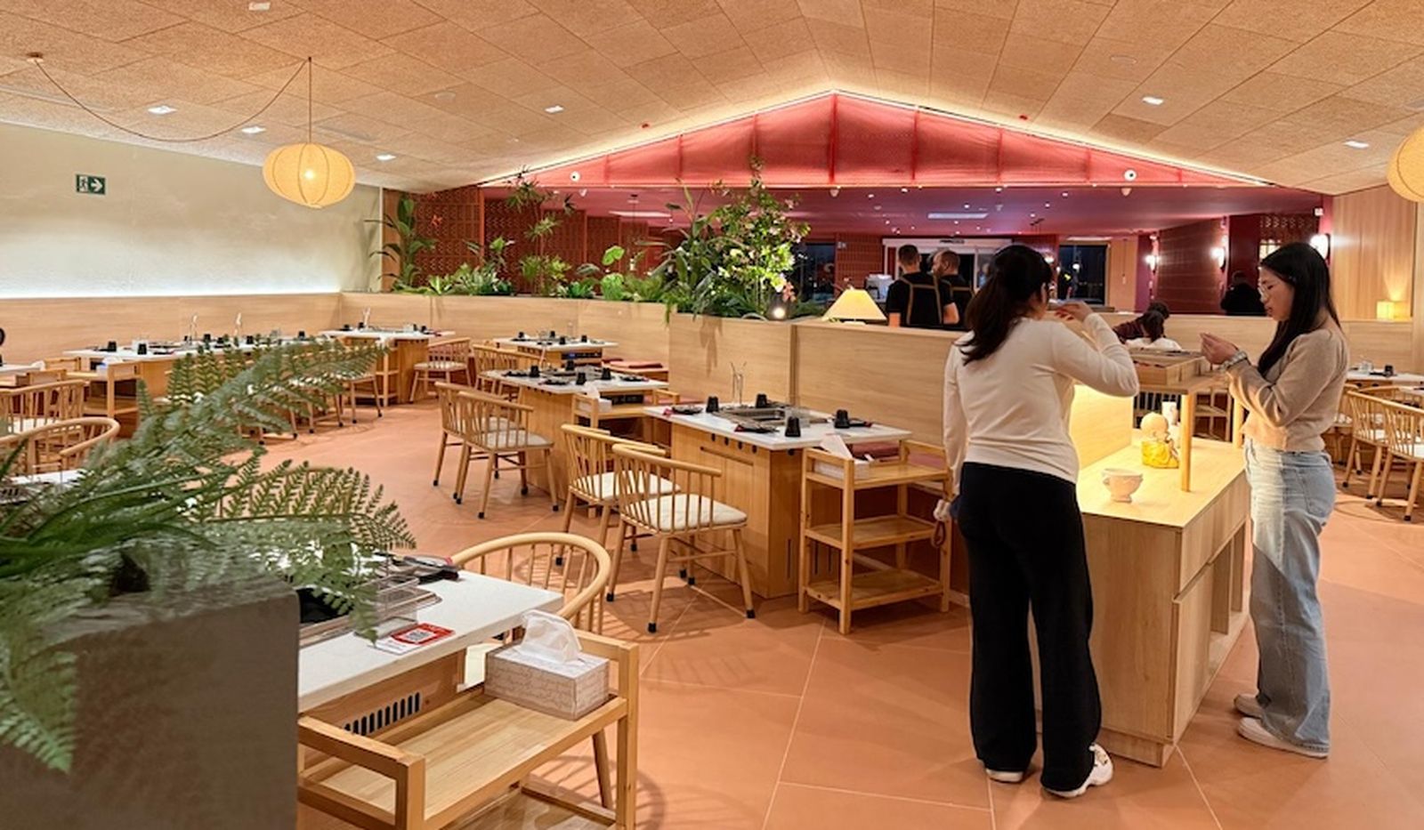 El amplio interior de Fuguman.