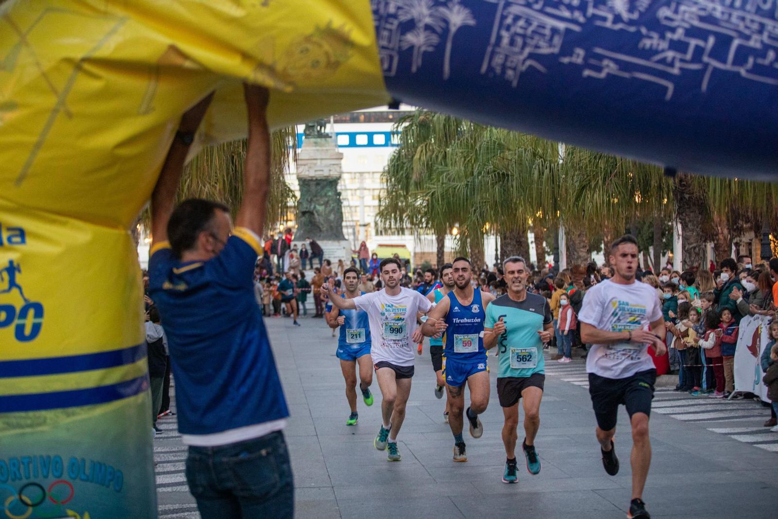 La V San Silvestre gaditana, en imágenes