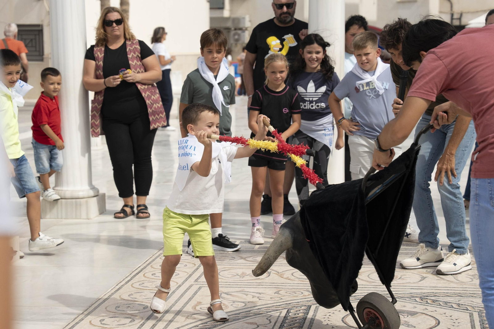 Las imágenes del taller de toros para niños y toro mecánico en Macael