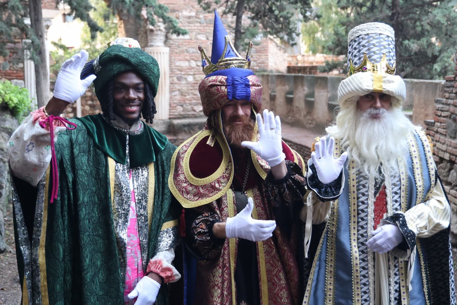 Baltasar Perry reparte magia y felicidad por las calles de Málaga