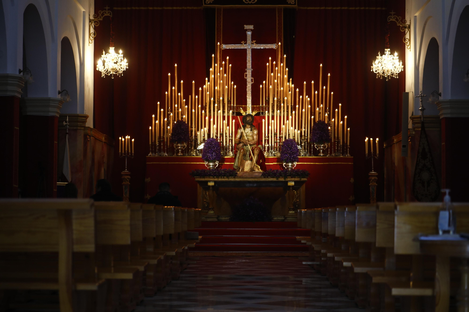 El solemne besapiés el Señor de la Coronación de Espinas, en imágenes