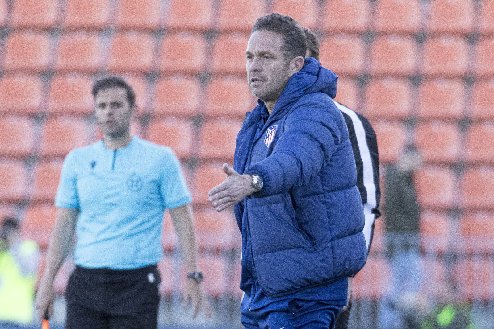Tevenet, dirigiendo al Atlético de Madrid B frente al Algeciras
