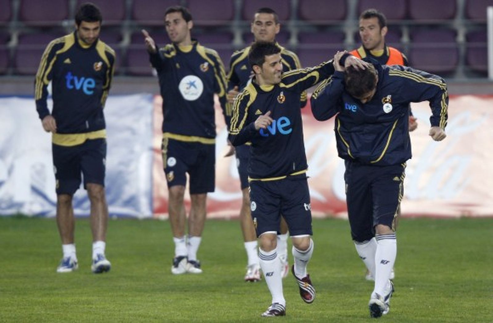 Del Bosque vuelve a ensayar con Marchena, Silva y Riera como titulares