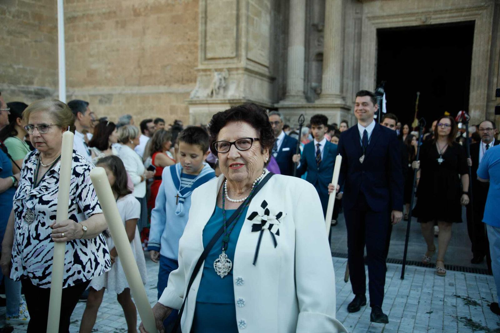 Imágenes de la procesión del Corpus Christi en Almería: así han sido la misa y la posterior marcha por la capital