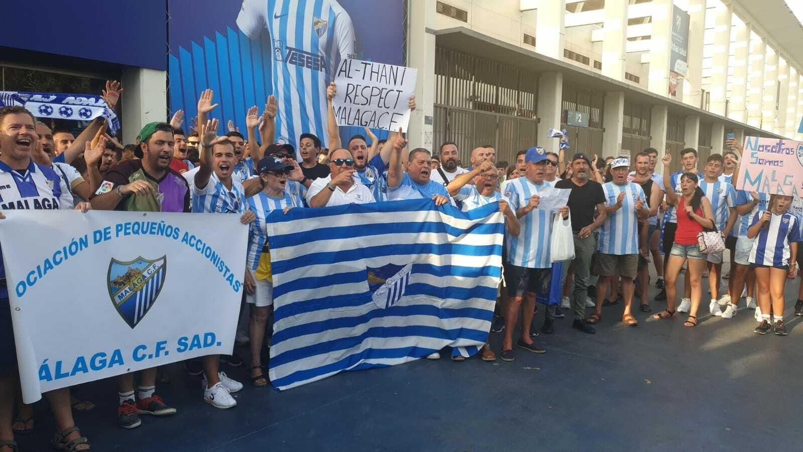 La manifestación contra el jeque Al-Thani en Málaga, en fotos