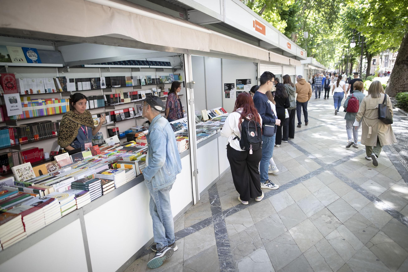 Así ha vivido Granada el primer día de la Feria del Libro