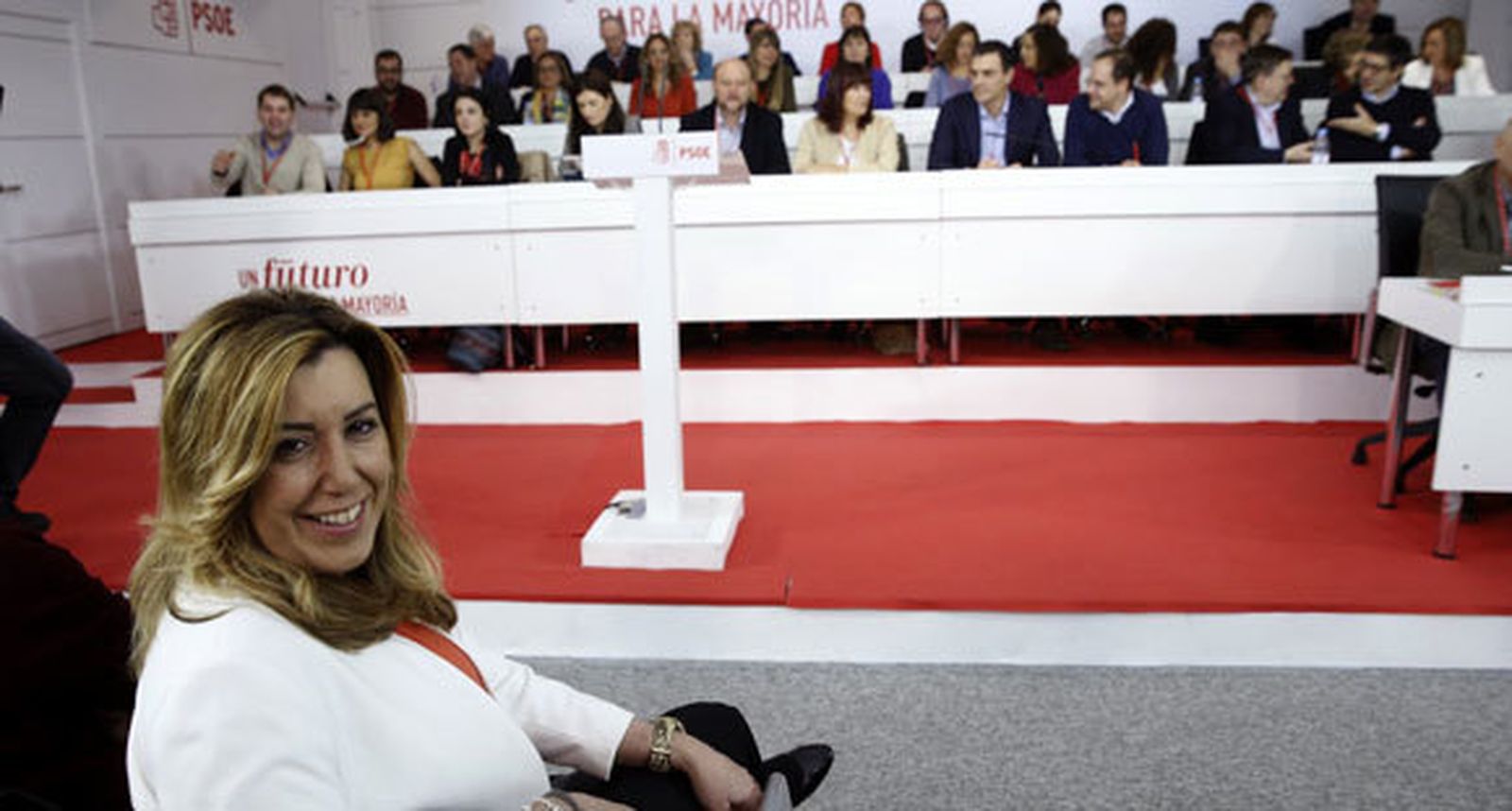 Los barones socialistas vetan a Podemos si insiste en el referéndum