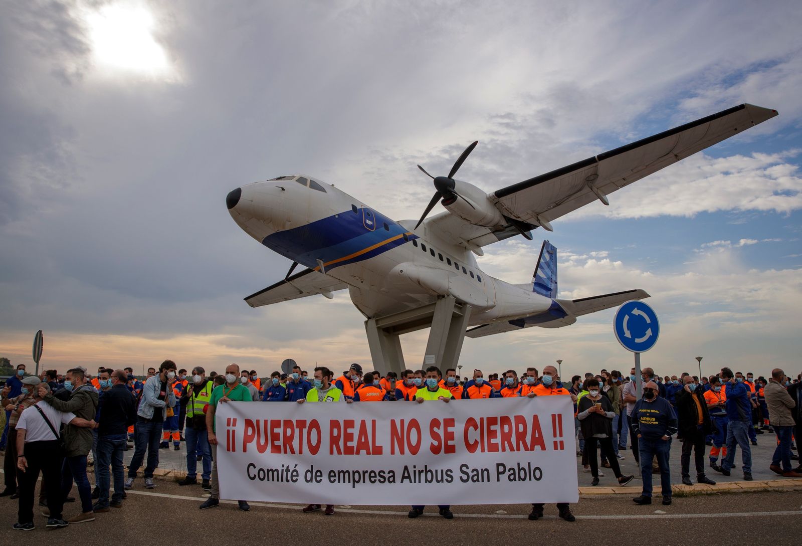 Movilización en la planta de Airbus San Pablo (Sevilla) en defensa de Puerto Real.