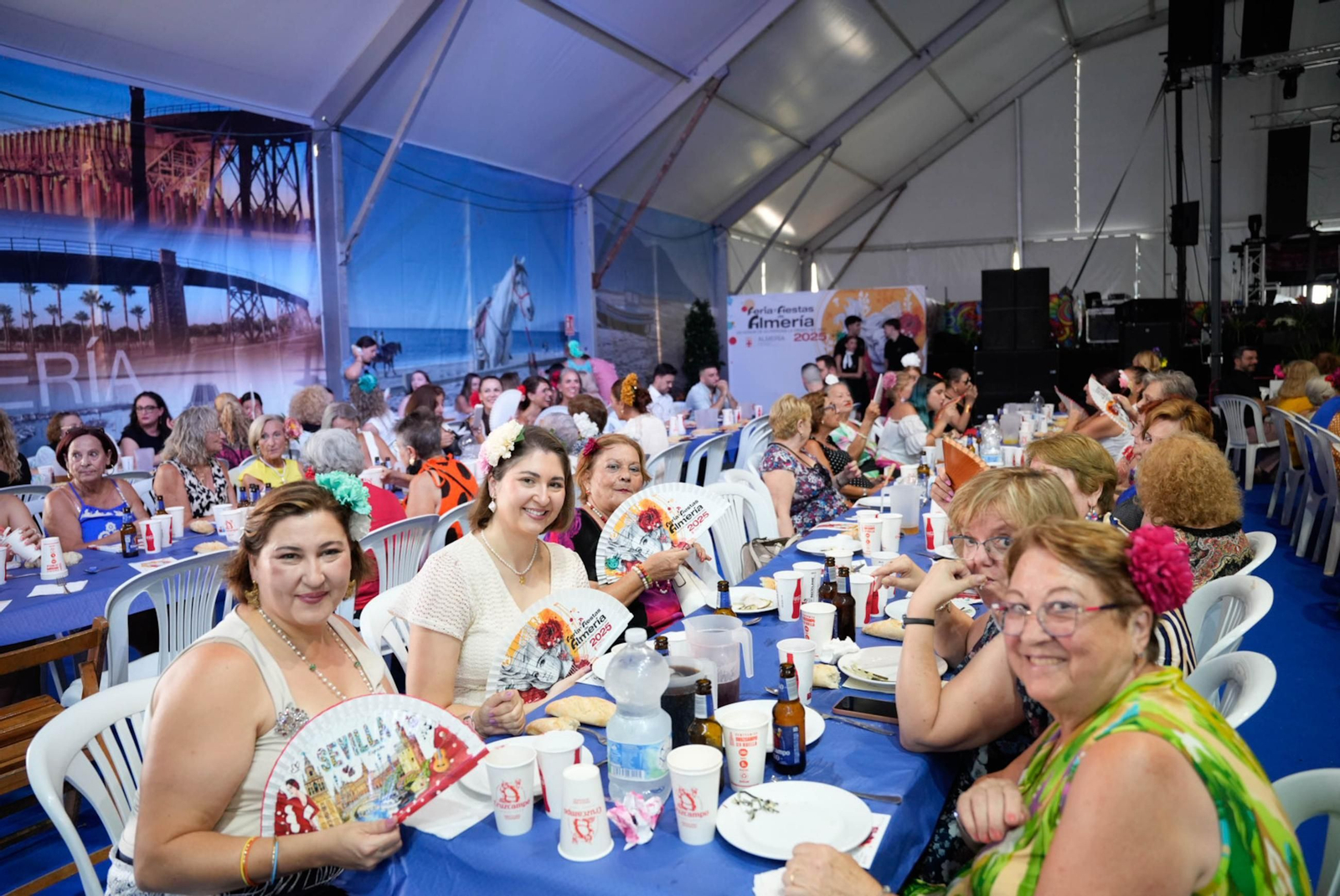 Las fotos de la comida de homenaje a la mujer en la Feria de Almería