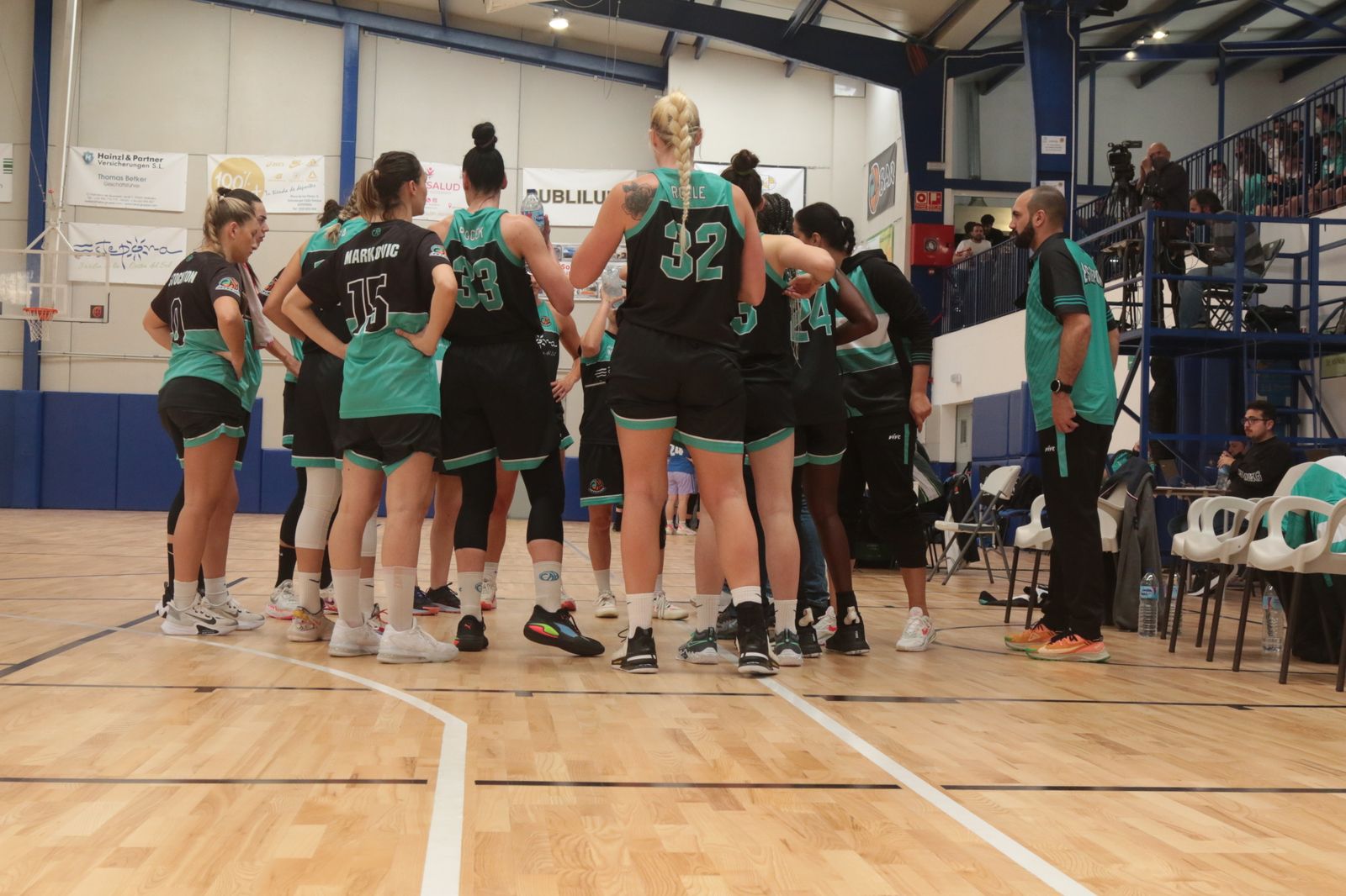 Tiempo muerto del CAB Estepona en el Pineda.