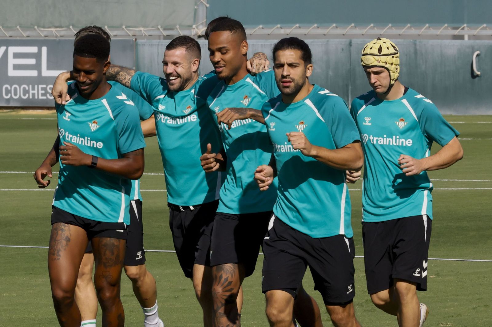 Junior, en un entrenamiento con sus compañeros.