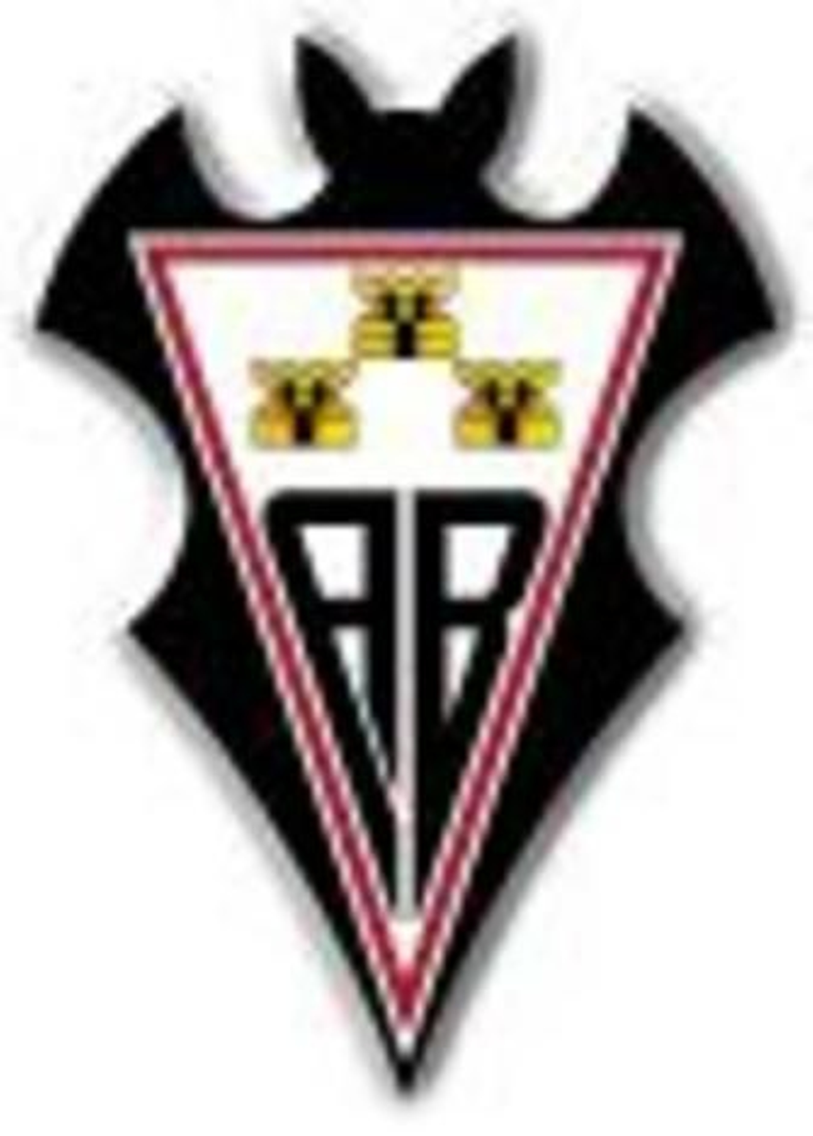 Gibanel se eleva para golpear el balón con su pie izquierdo.