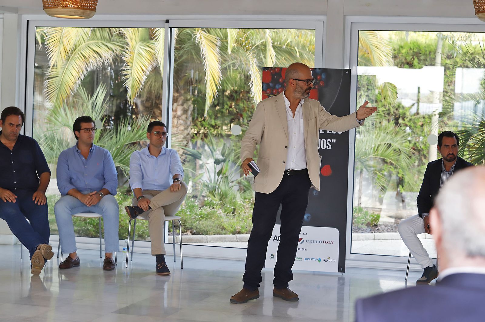 Imágenes del debate de "La Noche de los Frutos Rojos"