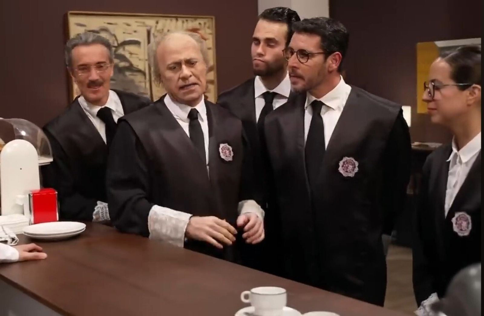 Un editorializante sketch del satírico 'Polònia' sobre los jueces y la investigación sobre terrorismo del Procés