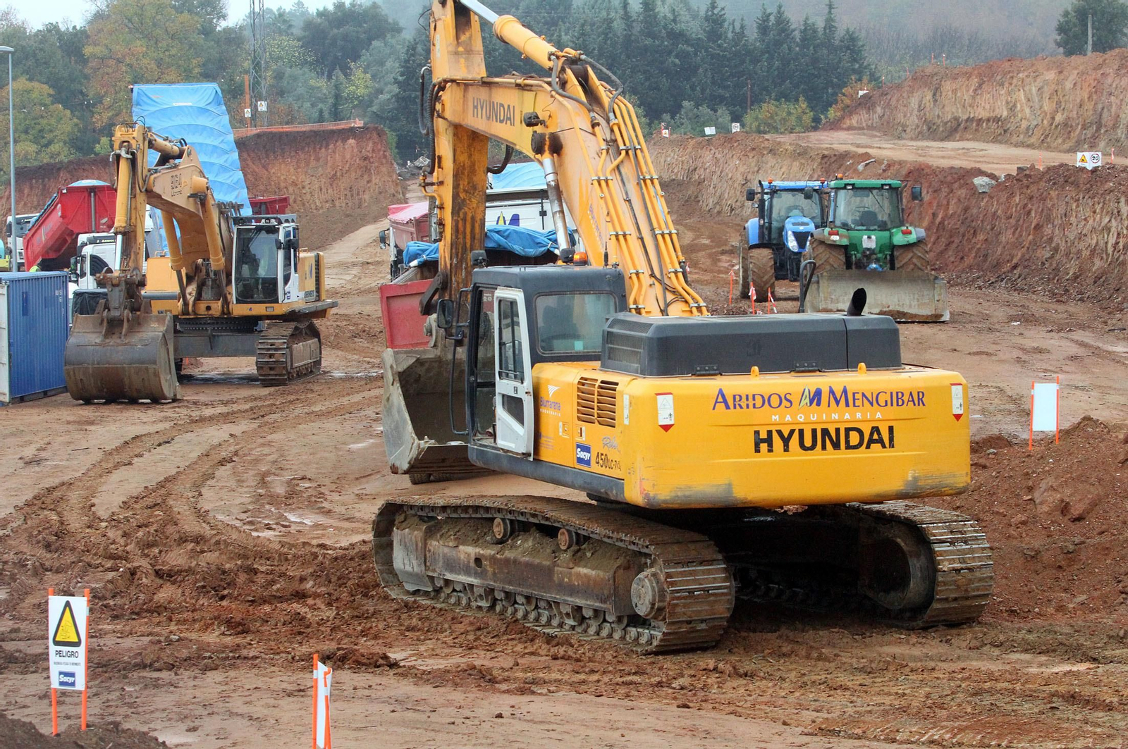 Imágenes de la colocación de la primera piedra de la planta de ElPozo en Jabugo.