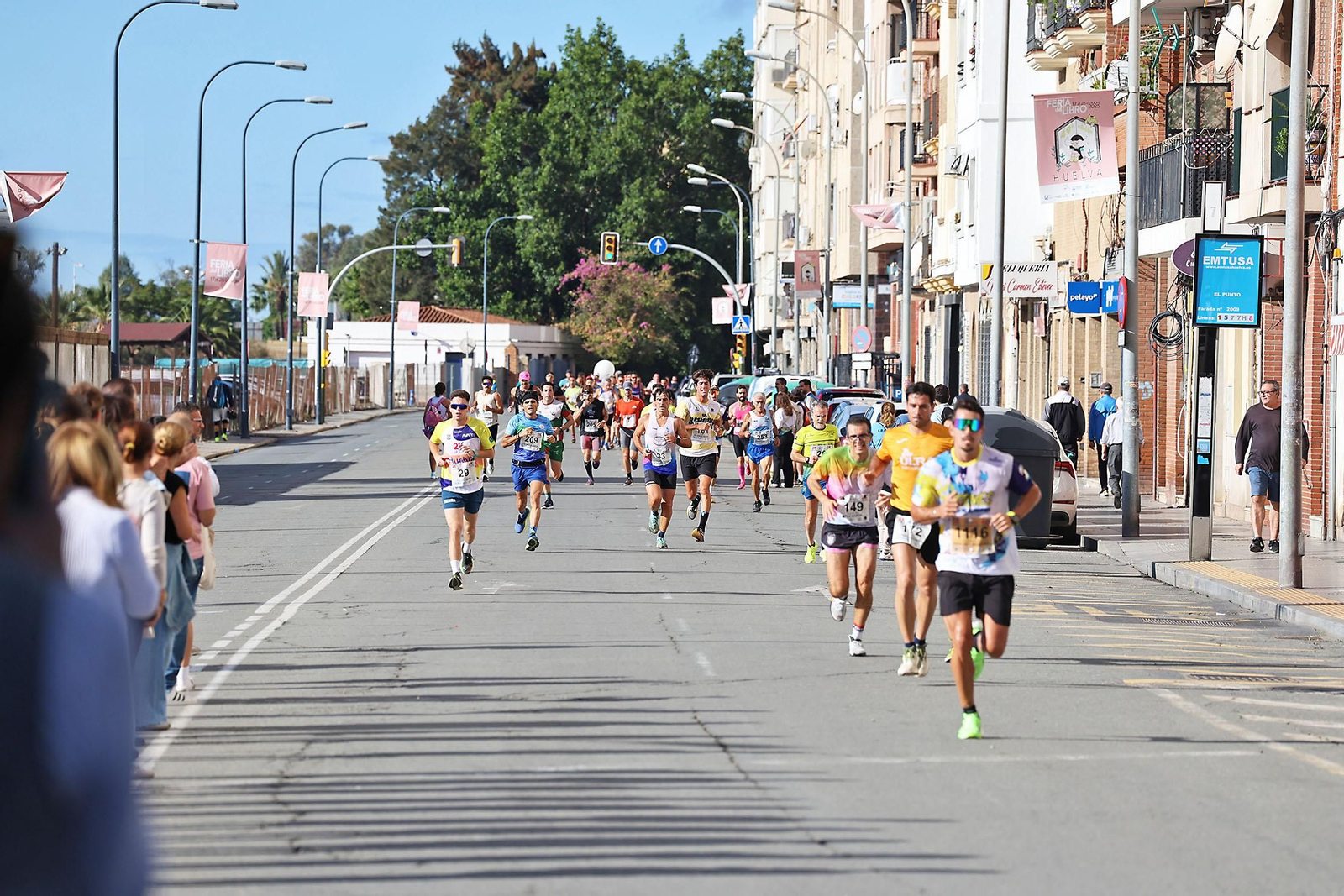 Corredores de la 21K Ciudad de Huelva este domingo.