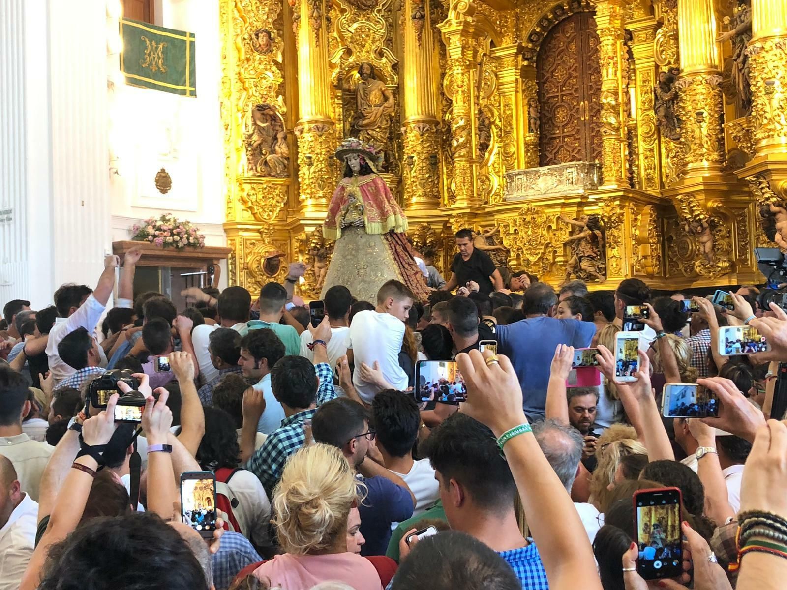 Momento del salto a la reja, que se ha producido a las 14:45.