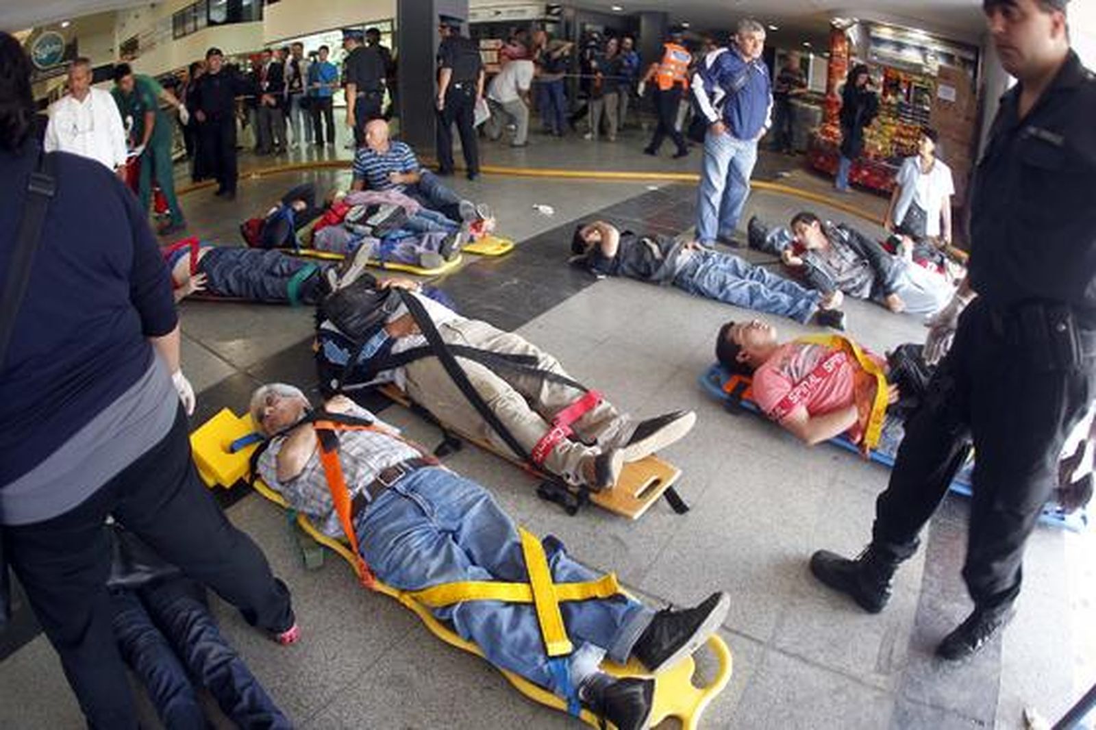 Un accidente cerca de Buenos Aires origina cientos de heridos y un gran número de muertos.

Foto: AFP Photo/ Reuters