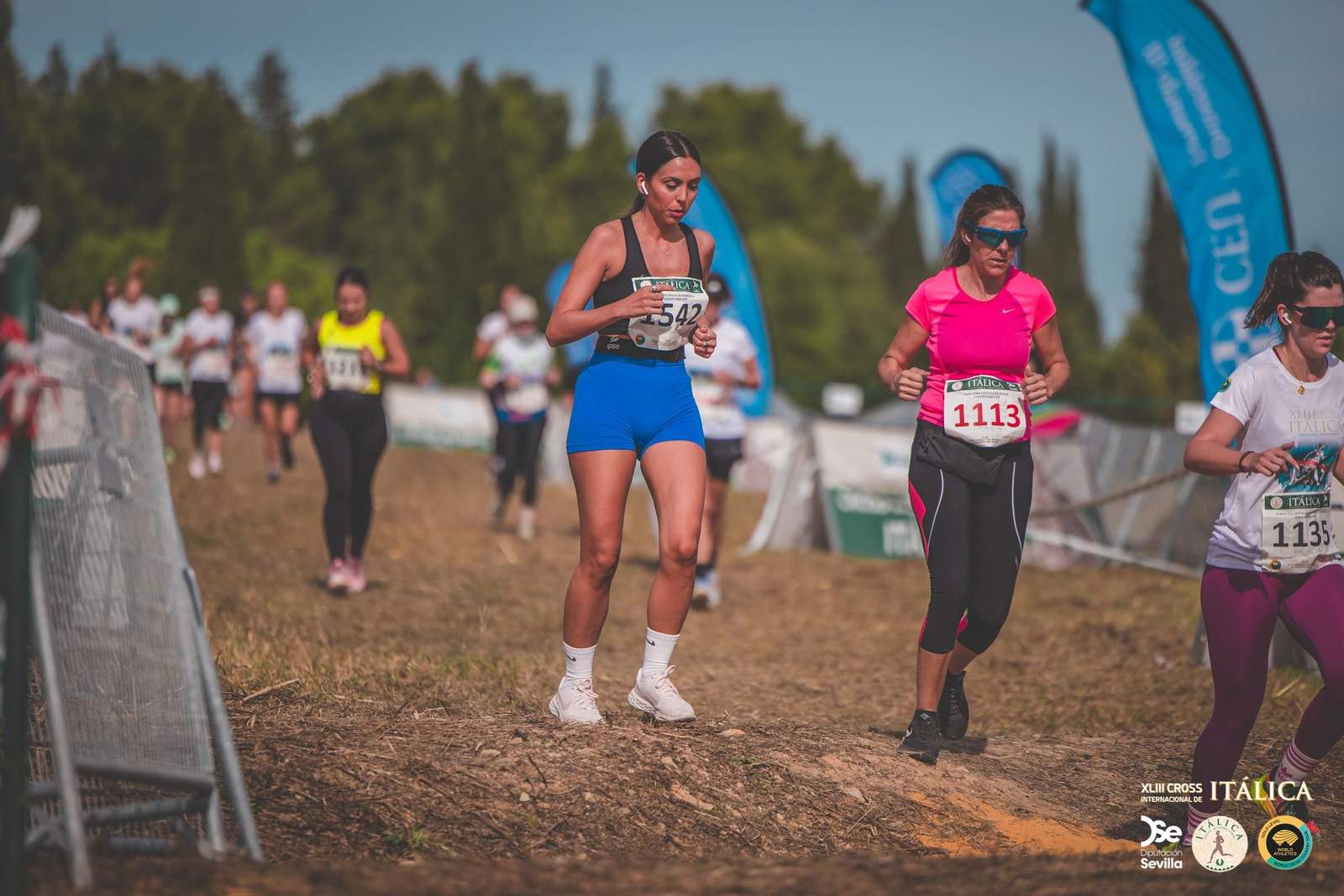 Búscate en las fotos del Cross de Itálica 2025 | 1