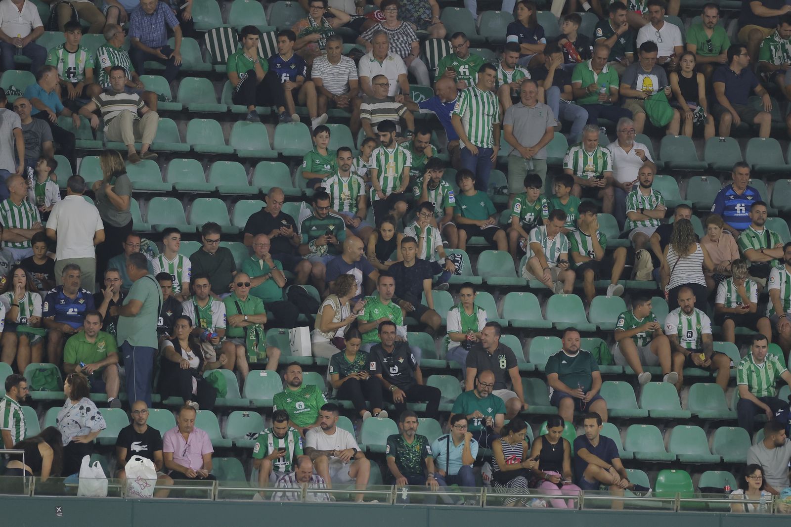 Búscate en las fotos del Betis-Valencia