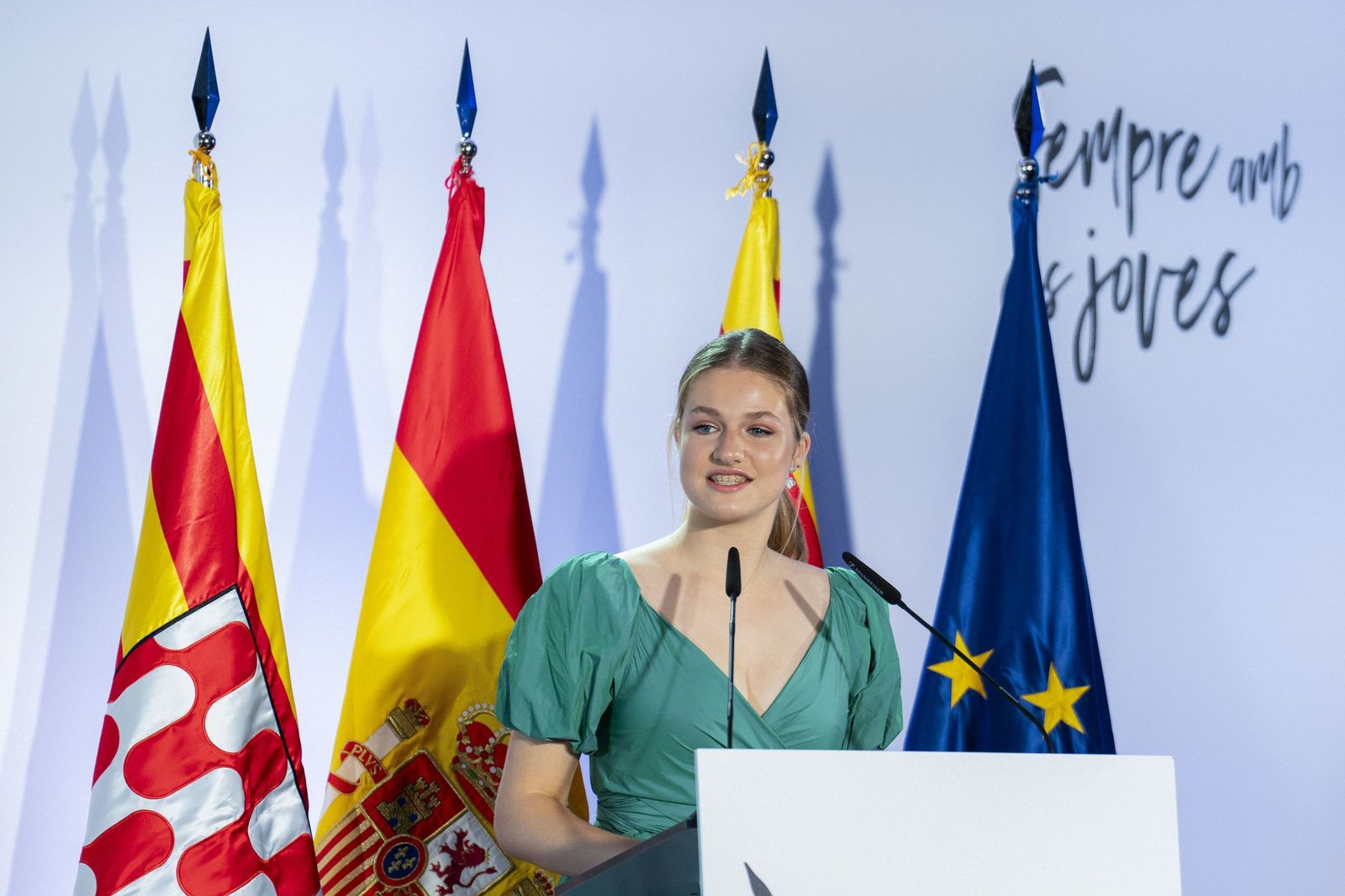 La princesa Leonor  pronuncia unas palabras en la entrega de los premios de la Fundación Princesa de Girona