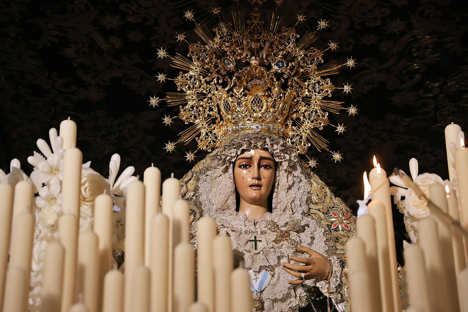 Miércoles Santo: La Hermandad de La Esperanza por las calles de Huelva