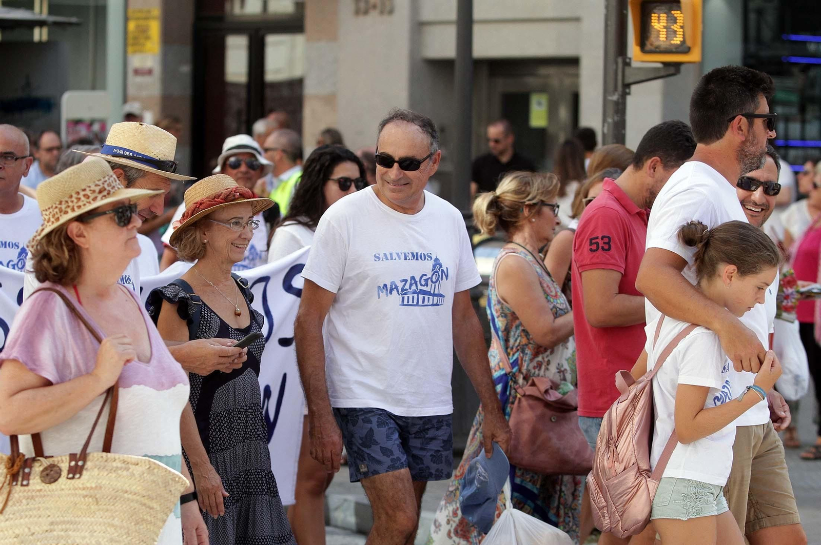 Imágenes de la manifestación "Salvemos las Playas de Huelva"