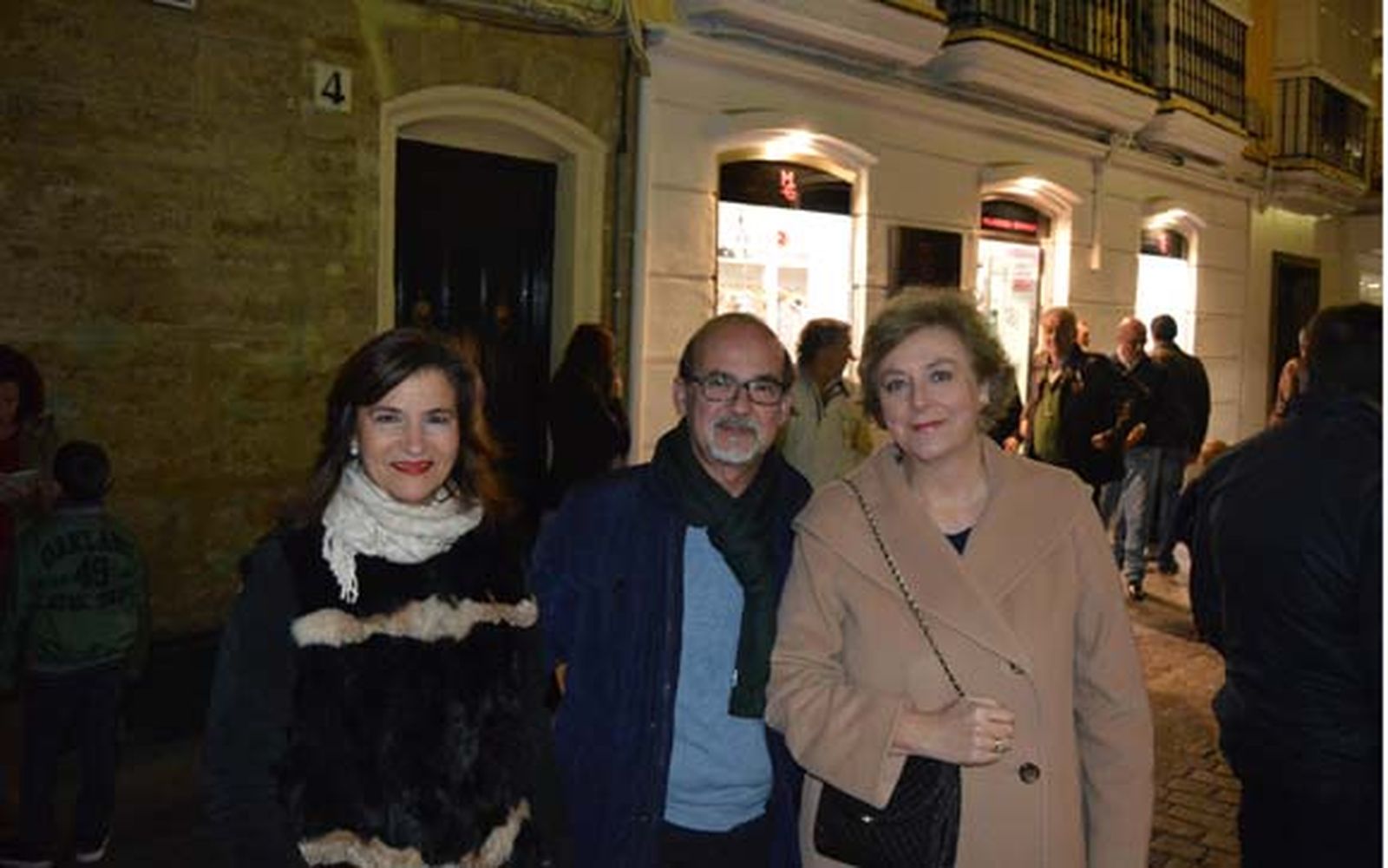 Pilar Fariñas, Manolo Rodríguez-Piñero y Pilar Elisegui, durante la inauguración.

Foto: Ignacio Casas de Ciria