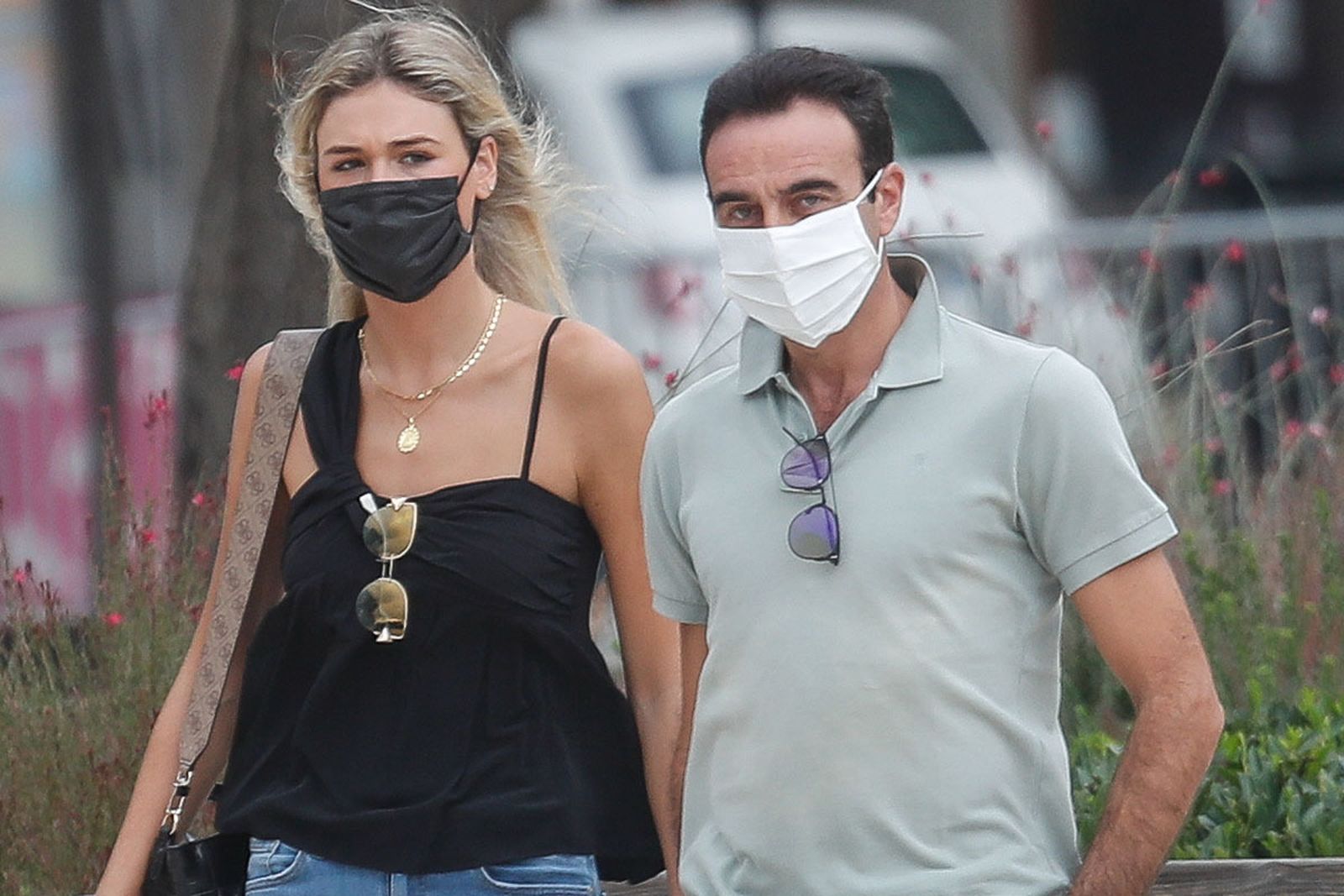 Enrique Ponce y Ana Soria, paseando por Nimes.