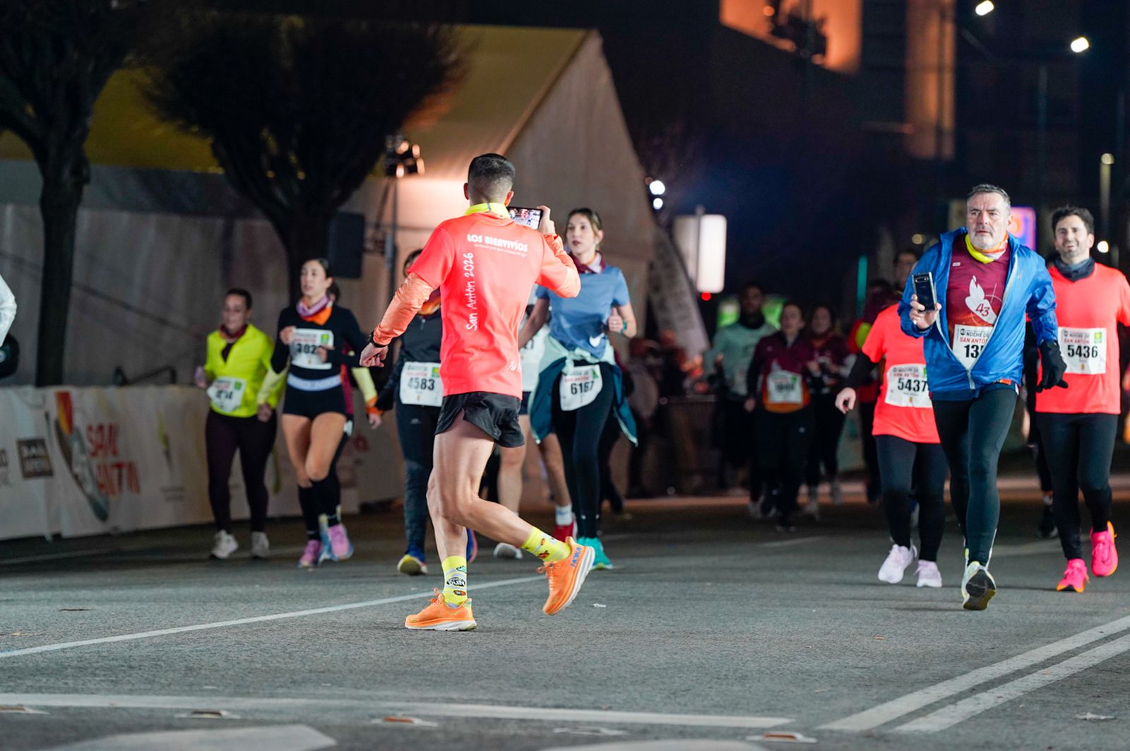 En imágenes: búscate en tu llegada a meta de la Carrera de San Antón 2026 (4)