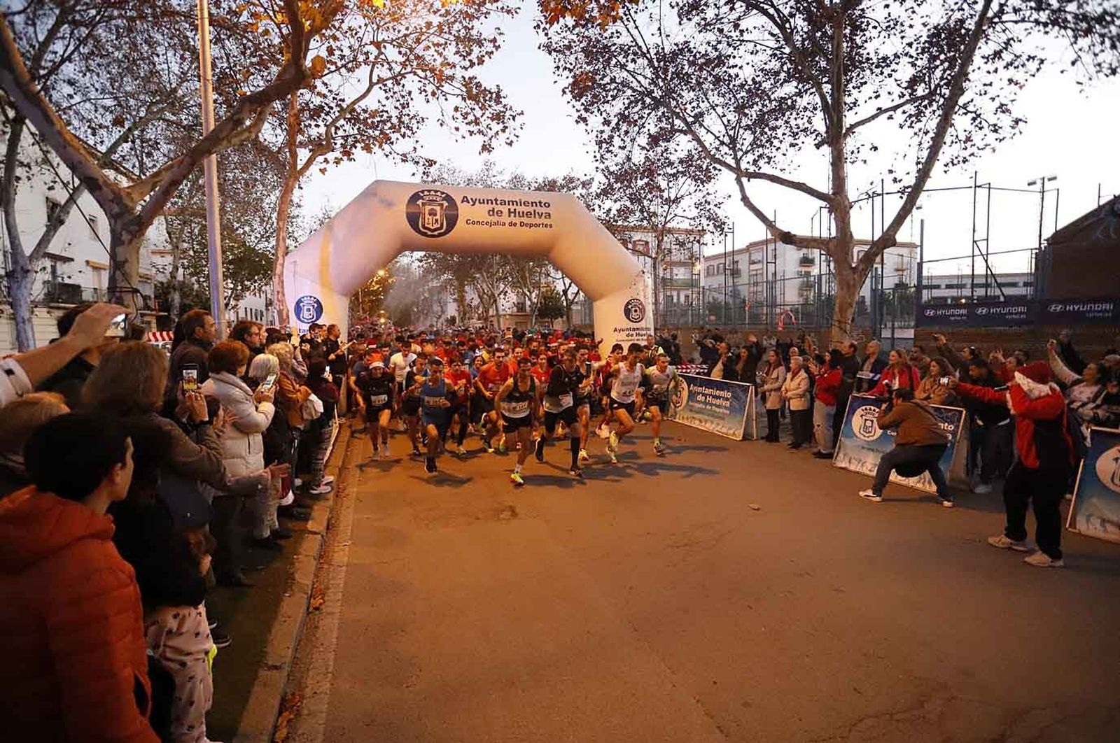 Imágenes de la carrera de San Silvestre en Huelva