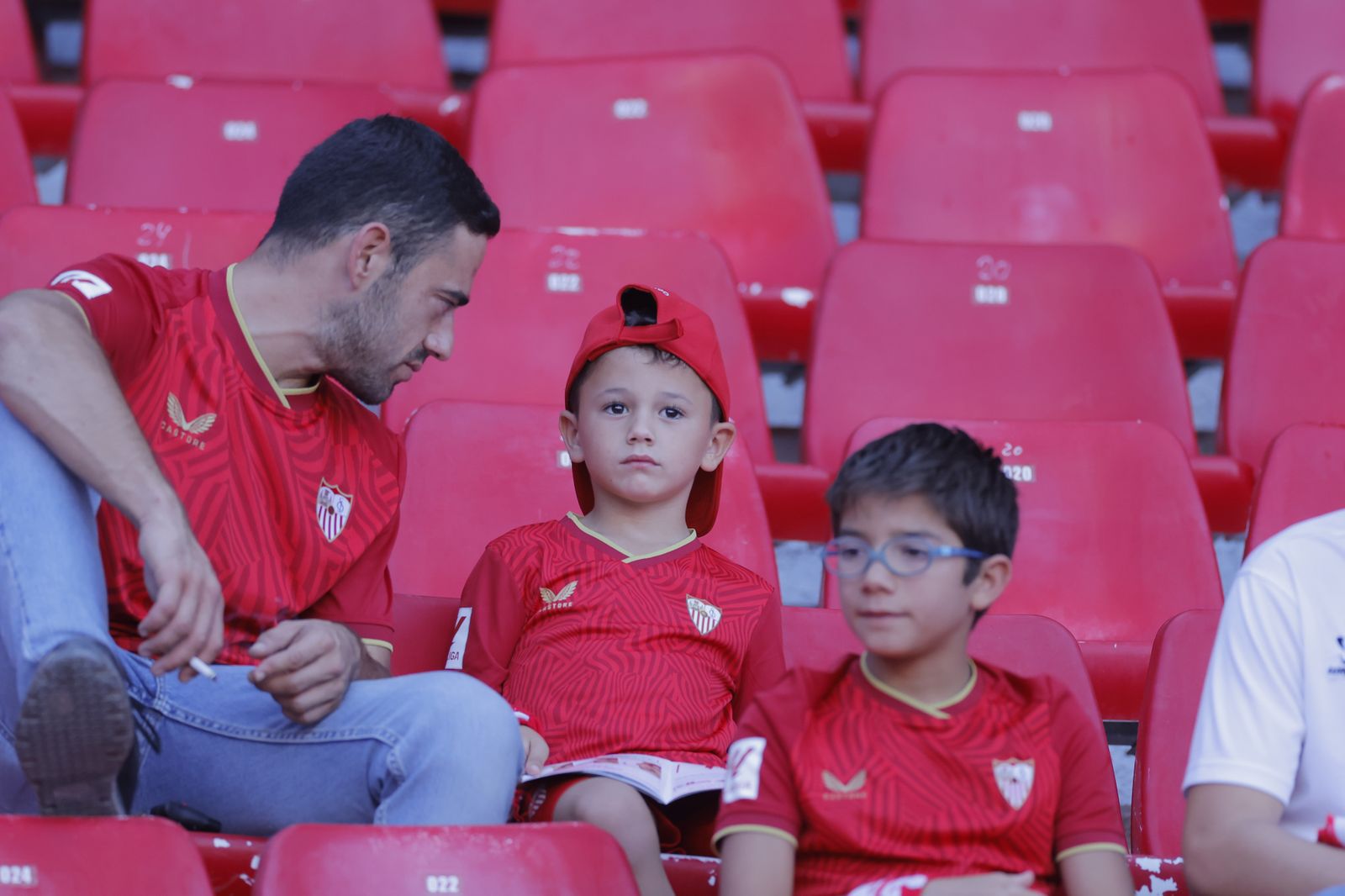 Búscate en las fotos del Sevilla-Almería