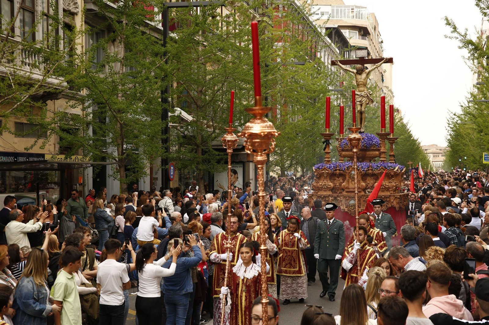 El Arzobispado de Granada no se pronuncia sobre el fin de las restricciones a la hermandades