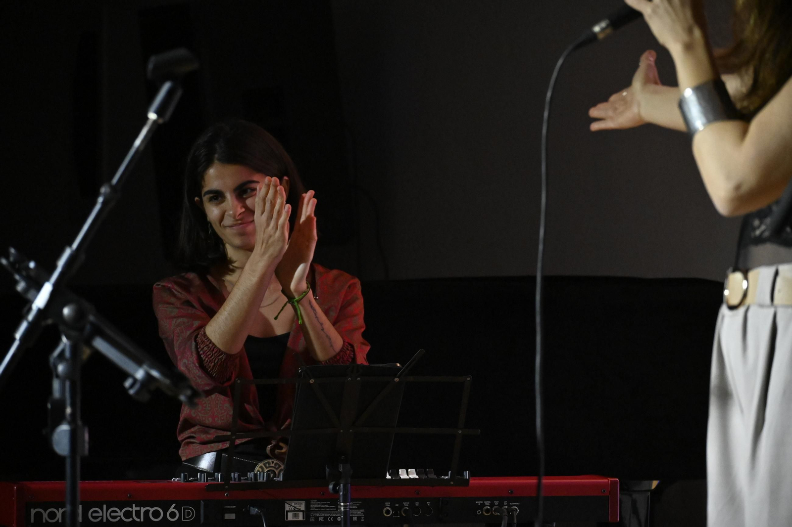 Actuación de Antonia Ferrá dentro del ciclo 'Música y otros ritmos' en imágenes