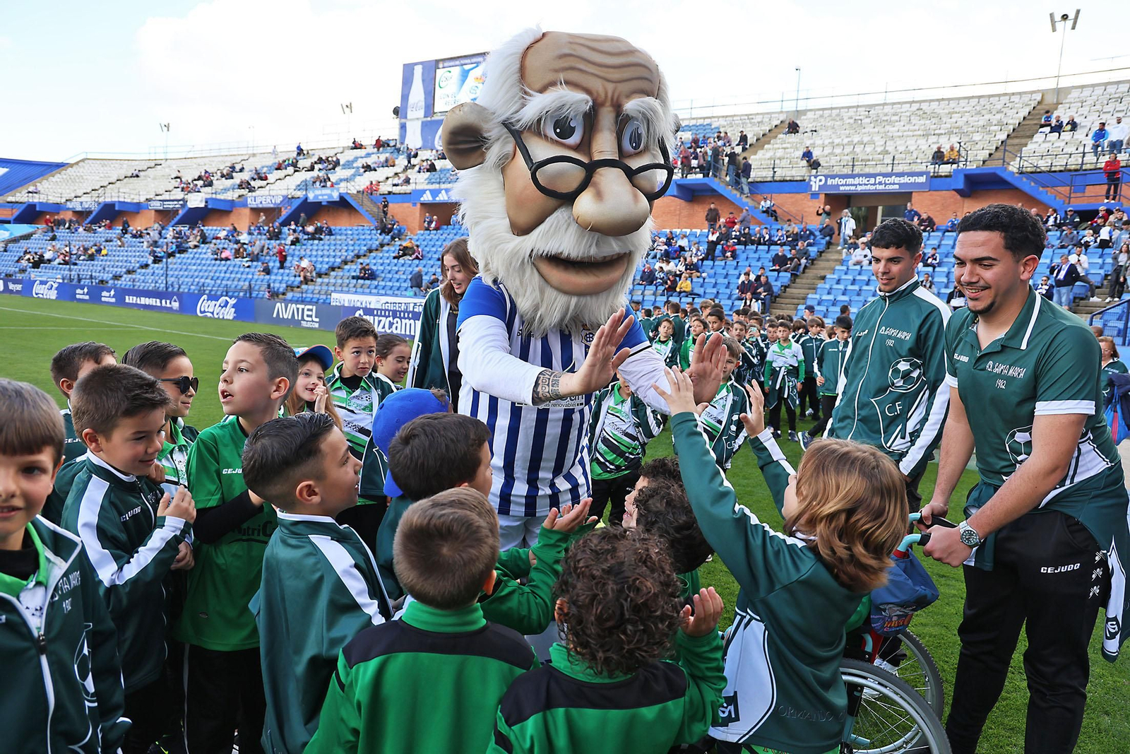 Búscate en el Nuevo Colombino en el Recreativo de Huelva vs Antequera