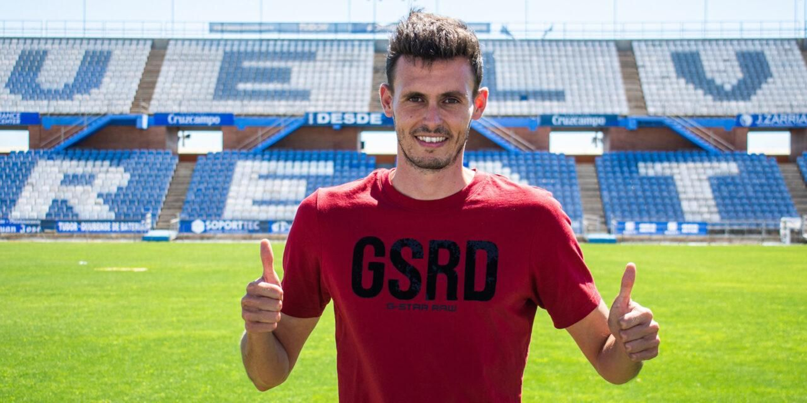 Ismael Barragán posa en su nueva 'casa', el Nuevo Colombino.