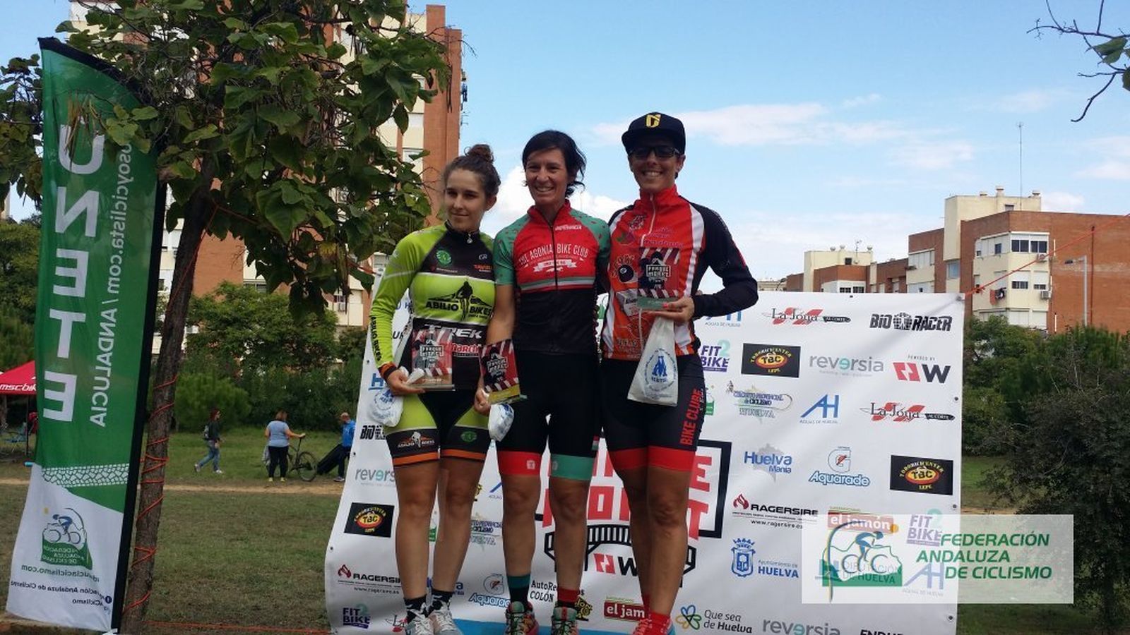 Podio de la categoría élite femenino.