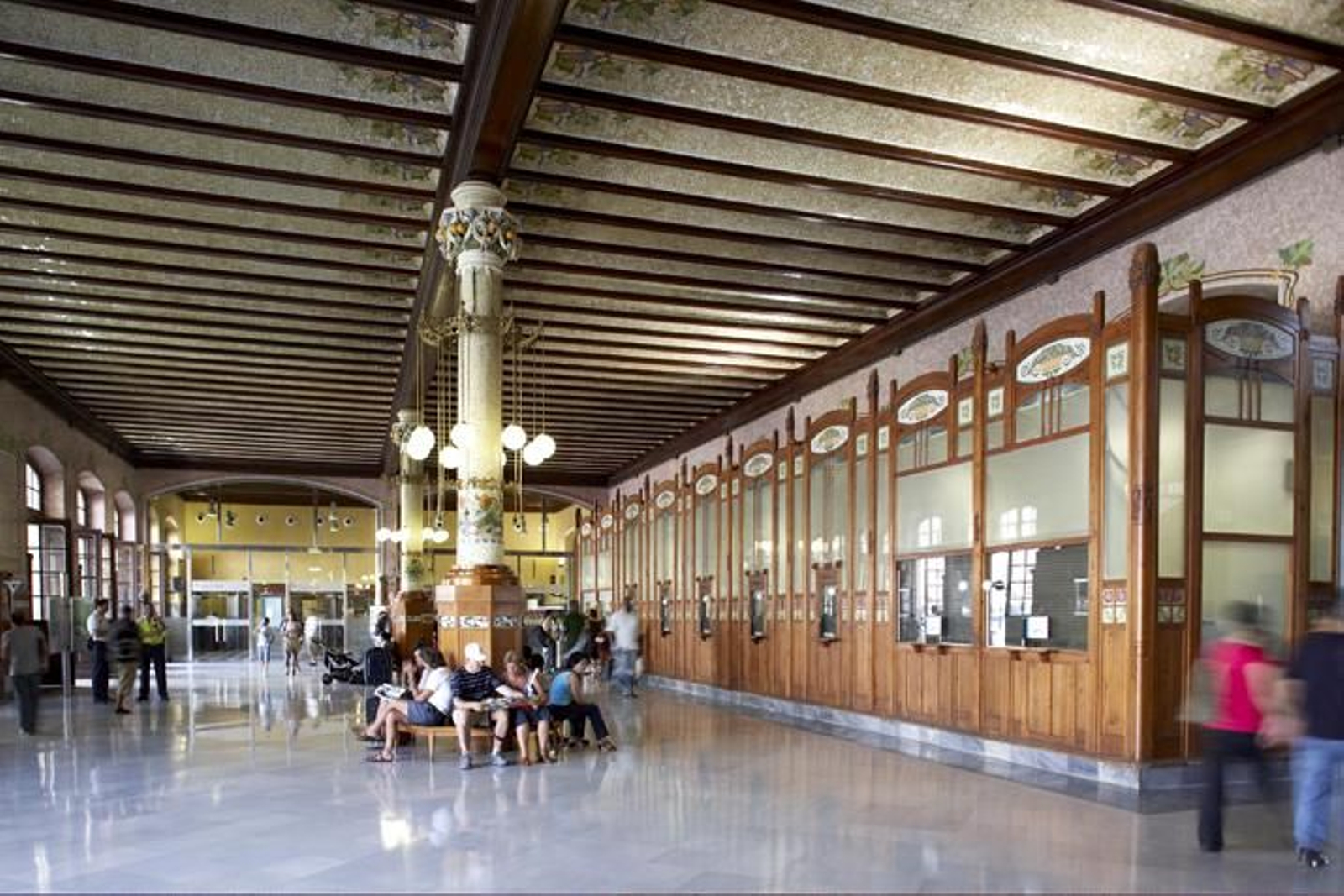 Las estaciones de tren más bonitas de España