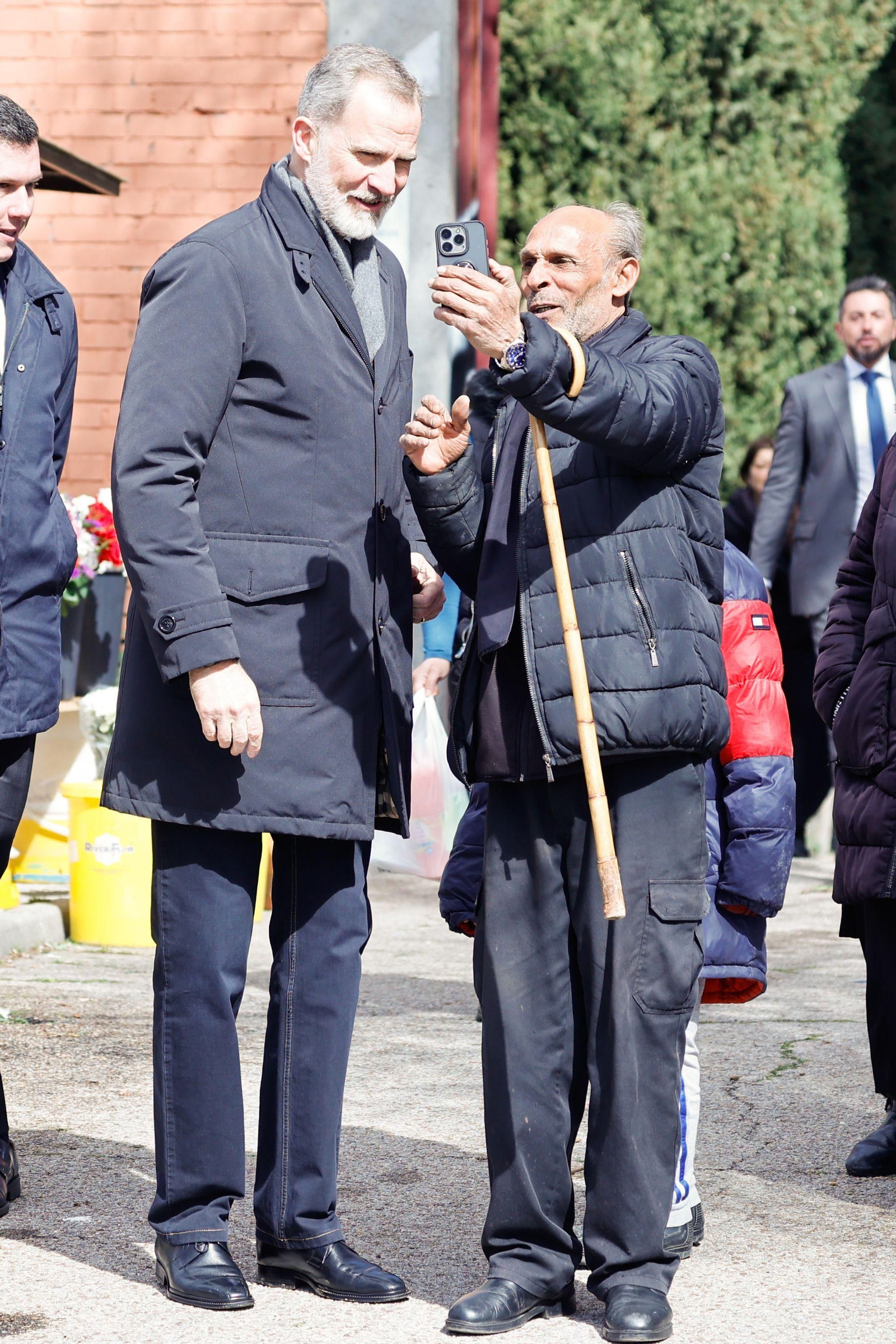 El Rey atiende hacerse un selfie