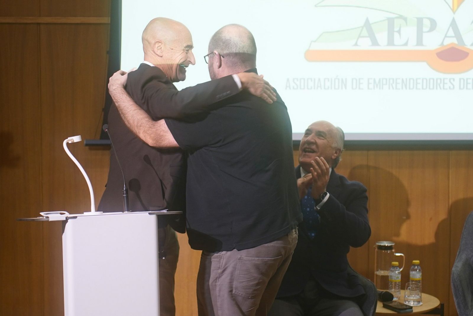 Fotos de la entrega del reconocimiento a Asier Unciti