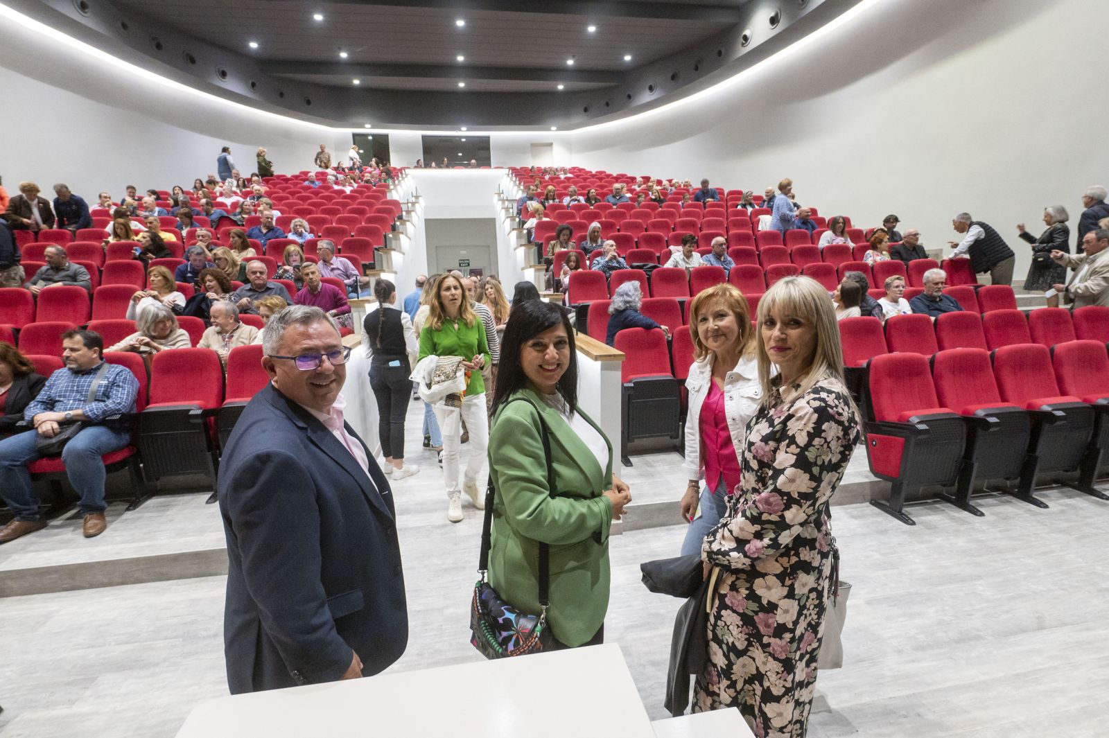 Imagen del interior del teatro municipal de Armilla tras su renovación