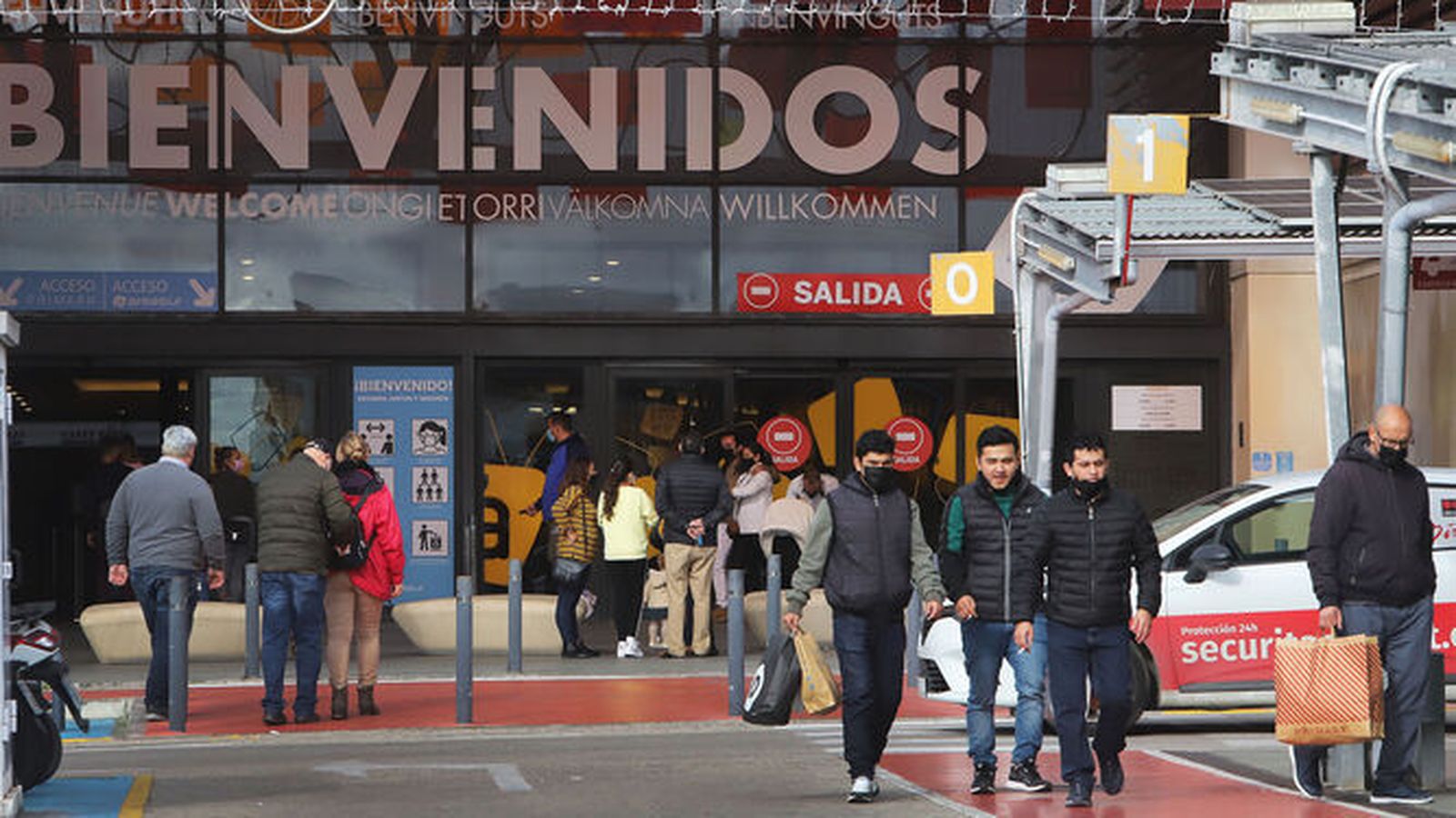 Entrada al centro comercial Área Sur Jerez.