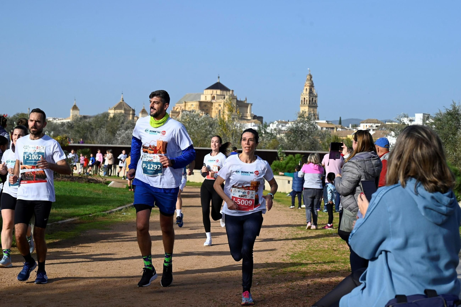 Las mejores fotos de la singular Carrera AJE Córdoba