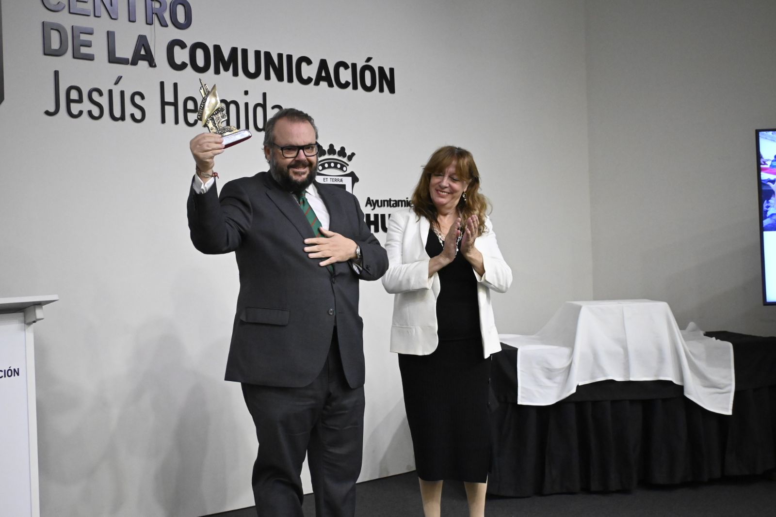 Las imágenes de la entrega del premio Ángel Serradilla 2024 en Huelva