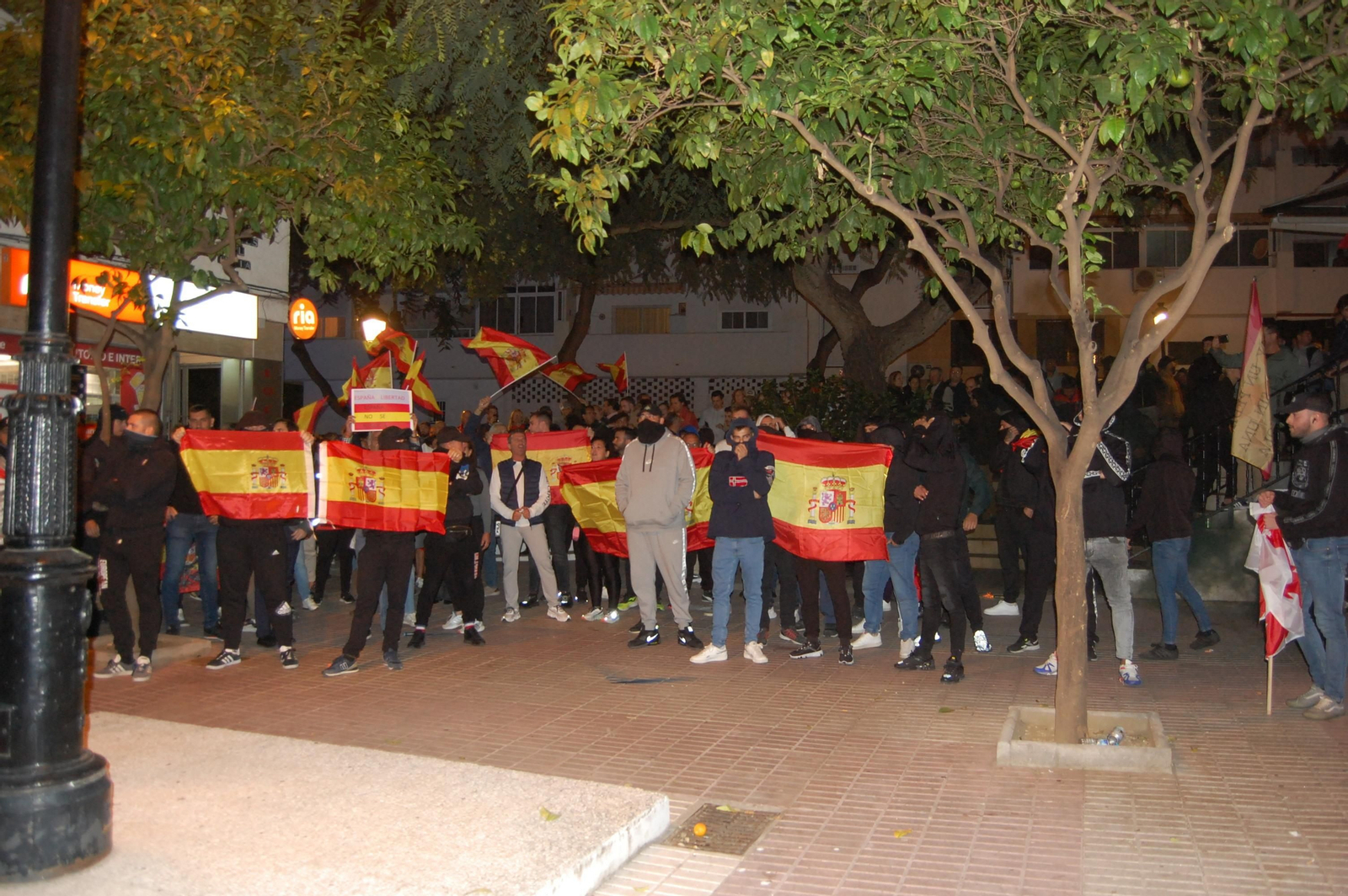La concentración celebrada esta tarde en la sede del PSOE. La concentración celebrada esta tarde en la sede del PSOE.