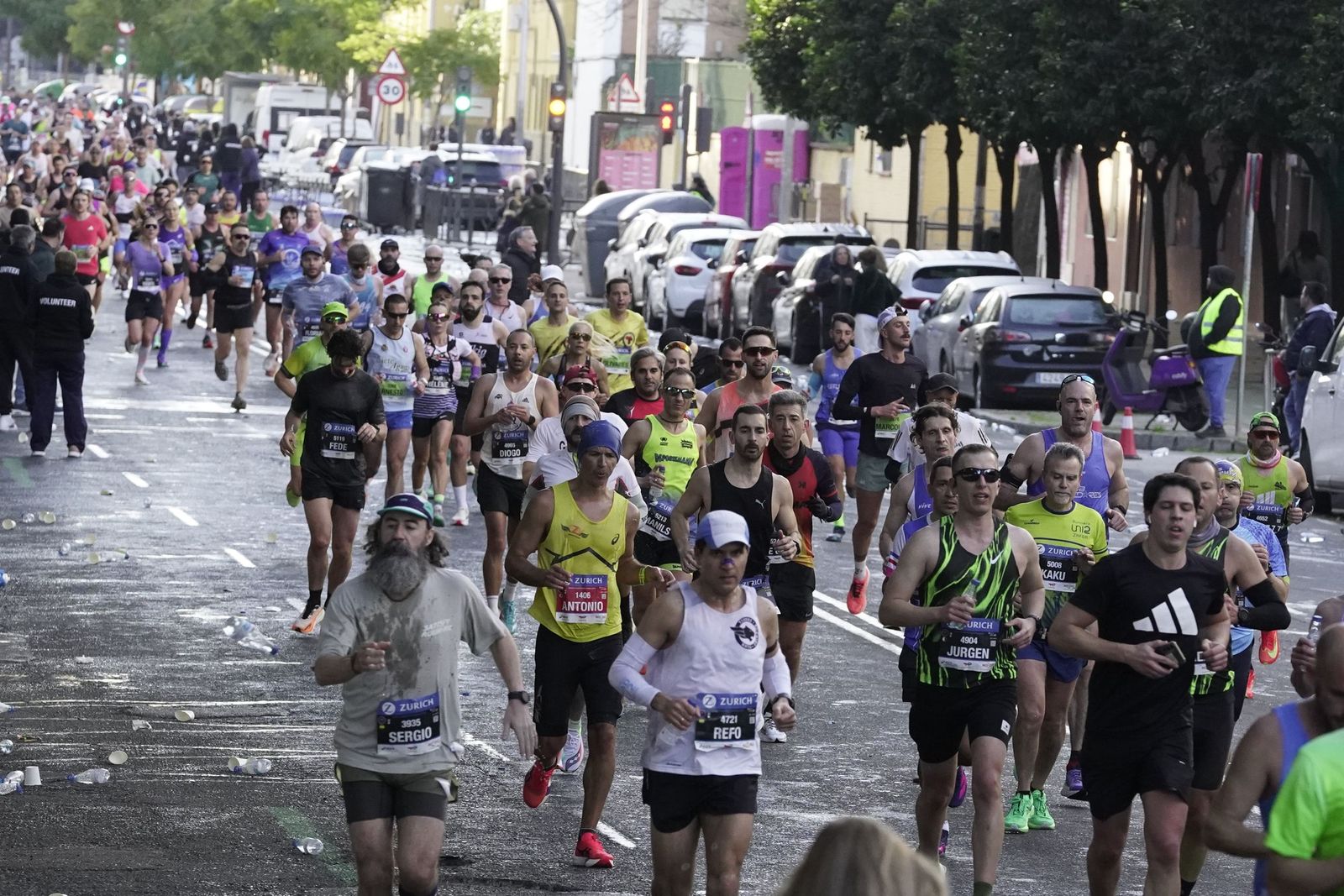el Zurich Maratón de Sevilla 2026 por Lopez de Gomara, galería 1