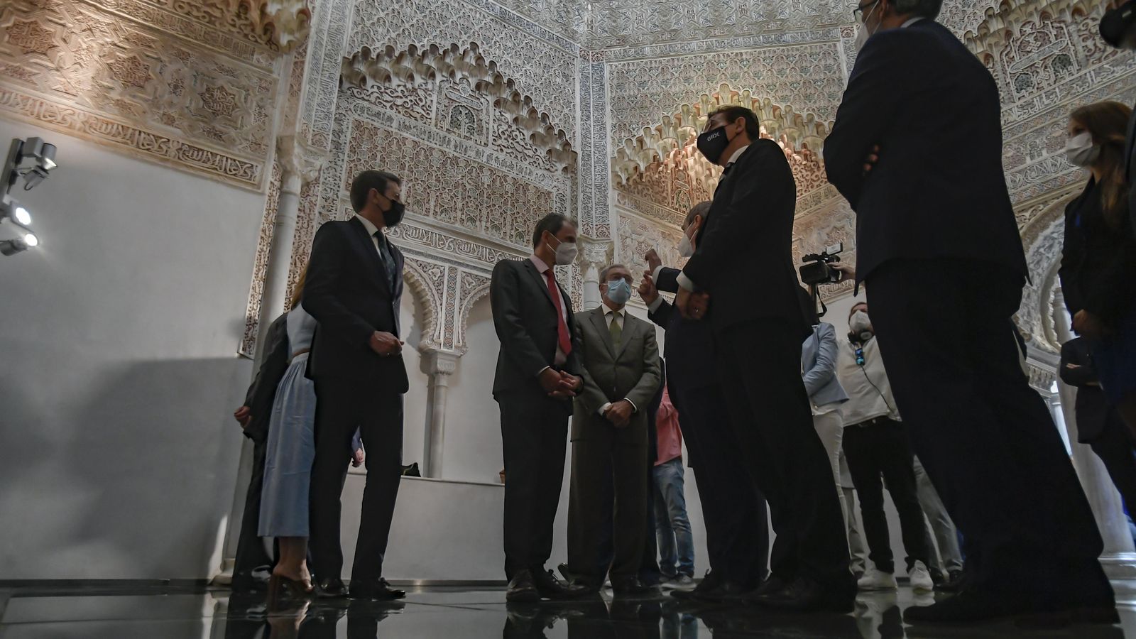 El acto de la firma tuvo lugar en el Palacio de la Madraza