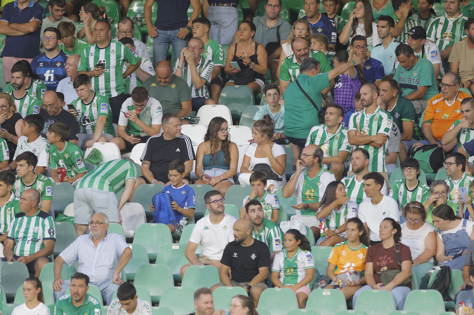Búscate en las fotos del Betis-Atlético de Madrid
