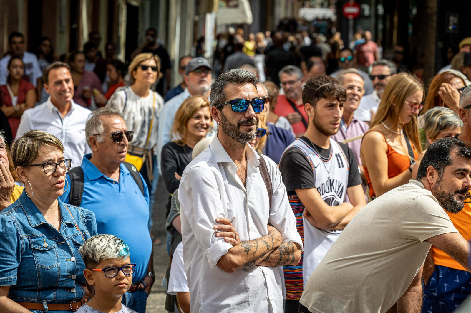 Búscate en SailGP Cádiz: La ciudad disfruta del ambiente del domingo con las actividades, las carreras y los bares